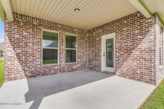 209 Mintmere Lane, Youngsville, LA 70592