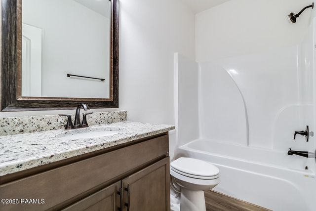 209 Mintmere Lane, Youngsville, LA 70592