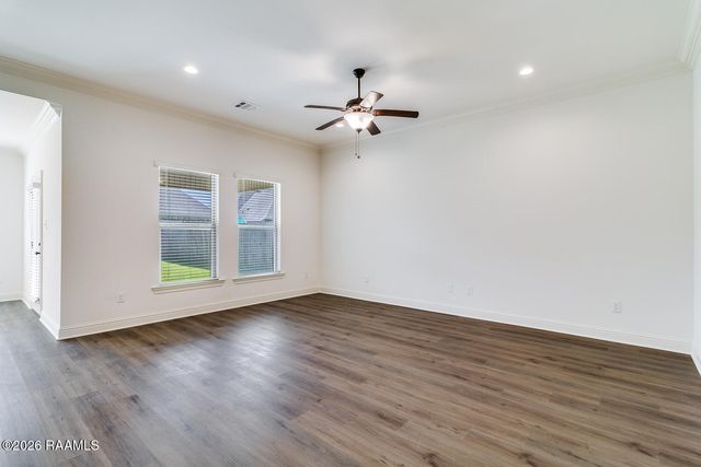 209 Mintmere Lane, Youngsville, LA 70592