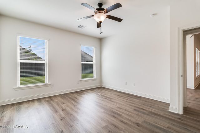 209 Mintmere Lane, Youngsville, LA 70592