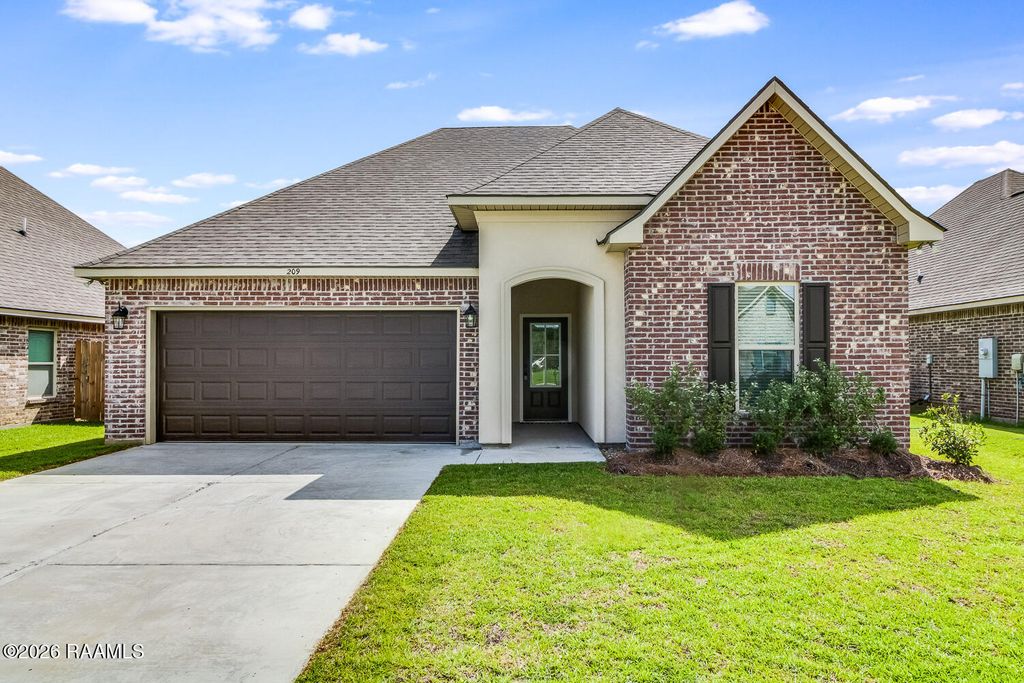 209 Mintmere Lane, Youngsville, LA 70592
