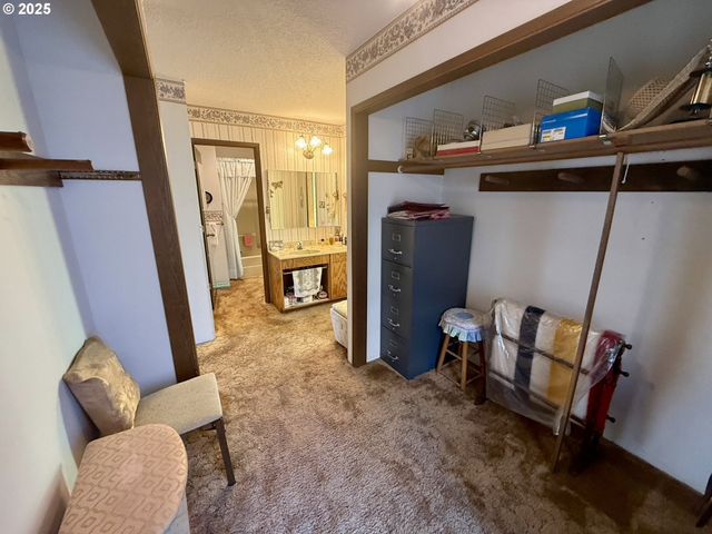 159 Ne LOMBARDY Dr, Roseburg, OR 97470