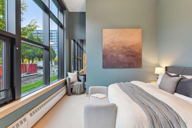 215 10th Avenue S 114, Minneapolis, MN 55415