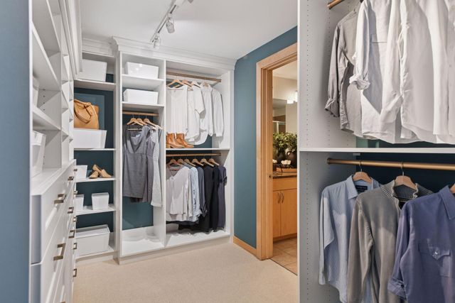 215 10th Avenue S 114, Minneapolis, MN 55415