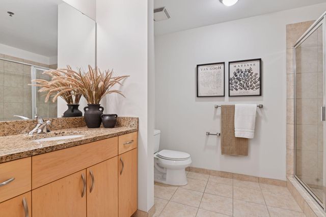 215 10th Avenue S 114, Minneapolis, MN 55415