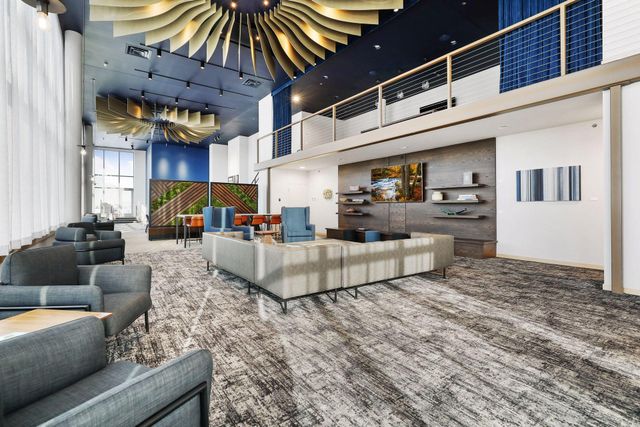 215 10th Avenue S 114, Minneapolis, MN 55415