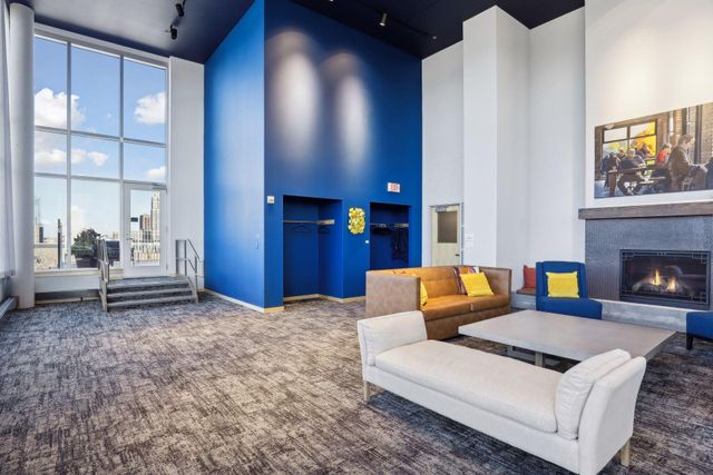 215 10th Avenue S 114, Minneapolis, MN 55415