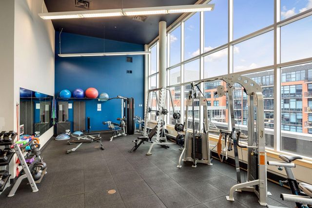 215 10th Avenue S 114, Minneapolis, MN 55415