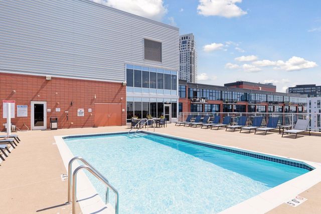 215 10th Avenue S 114, Minneapolis, MN 55415