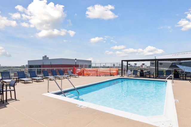 215 10th Avenue S 114, Minneapolis, MN 55415