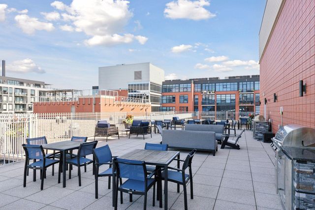 215 10th Avenue S 114, Minneapolis, MN 55415