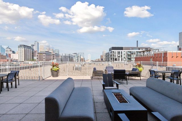 215 10th Avenue S 114, Minneapolis, MN 55415