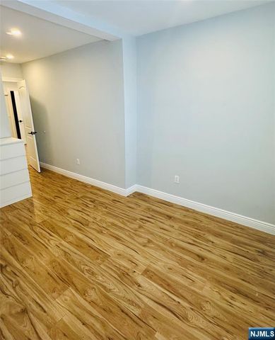 240 Hathaway Street, Wallington, NJ 07057