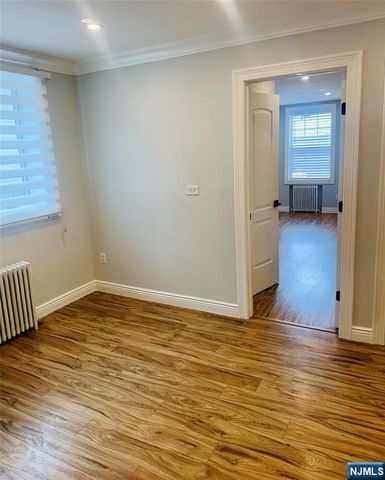 240 Hathaway Street, Wallington, NJ 07057