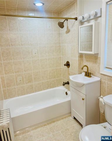 240 Hathaway Street, Wallington, NJ 07057