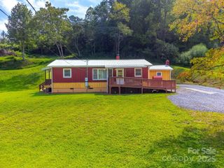 267 Hensley Cemetery Road, Whittier, NC 28789