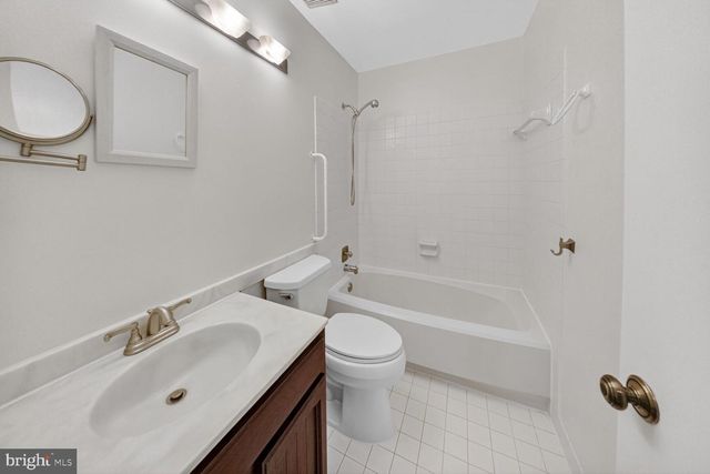 15 BENTRIDGE CT, Potomac, MD 20854