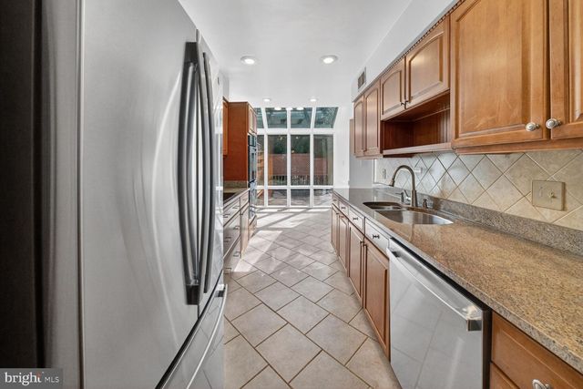 15 BENTRIDGE CT, Potomac, MD 20854