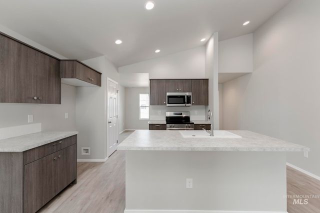 231 W 17th Ave, Jerome, ID 83338