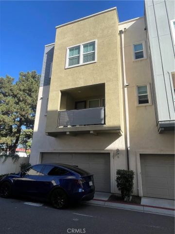 1410 N Harbor 1, Santa Ana, CA 92703