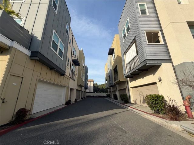 1410 N Harbor 1, Santa Ana, CA 92703