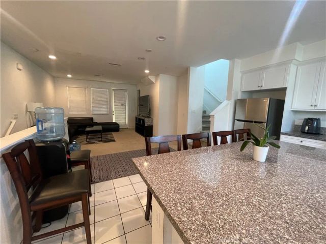 1410 N Harbor 1, Santa Ana, CA 92703