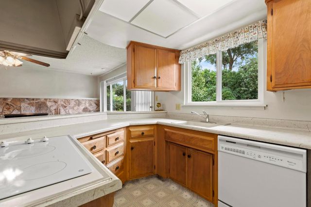 1200 Starlite Ln, Yuba City, CA 95991