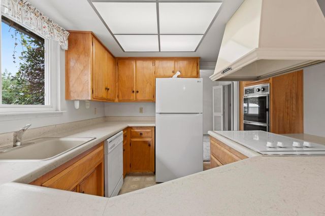 1200 Starlite Ln, Yuba City, CA 95991