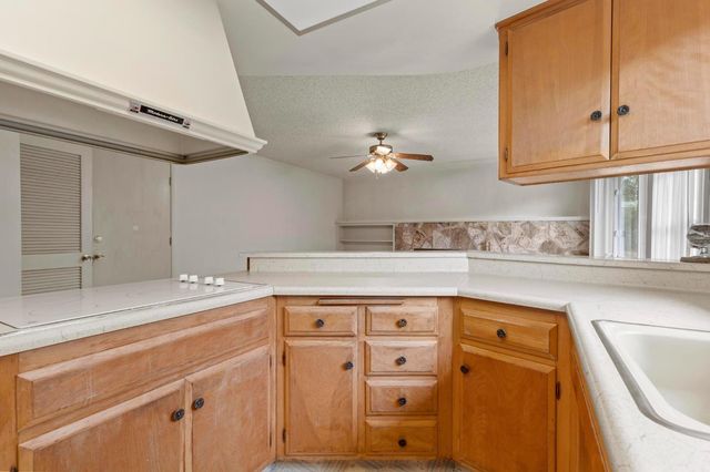 1200 Starlite Ln, Yuba City, CA 95991