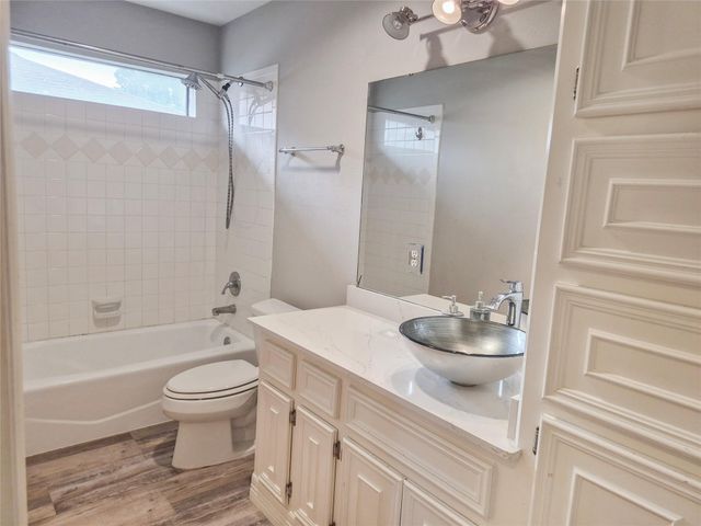 108 Audubon Woods Drive, Richwood, TX 77531