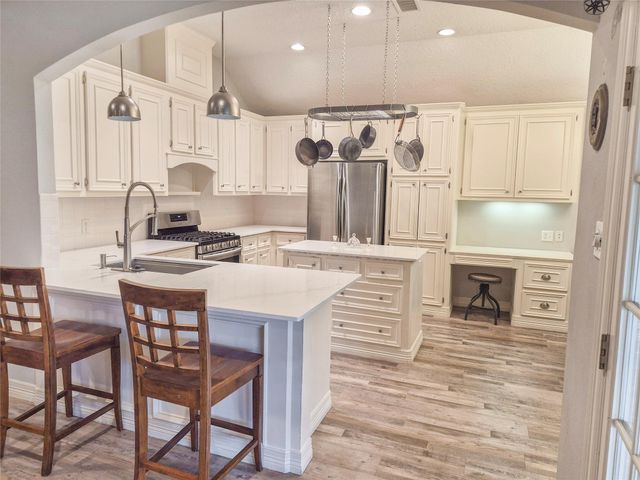 108 Audubon Woods Drive, Richwood, TX 77531