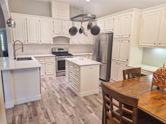 108 Audubon Woods Drive, Richwood, TX 77531