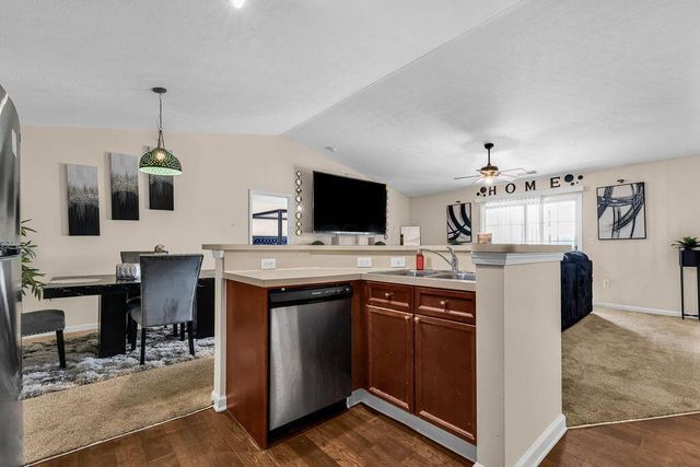 789 Hidden Springs Drive, Lewis Center, OH 43035