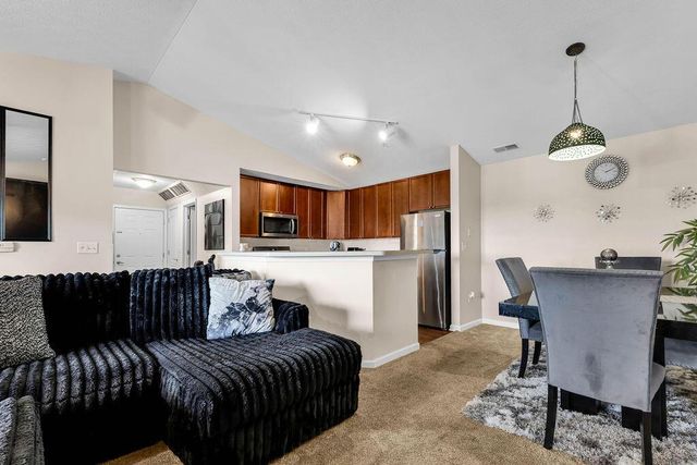 789 Hidden Springs Drive, Lewis Center, OH 43035