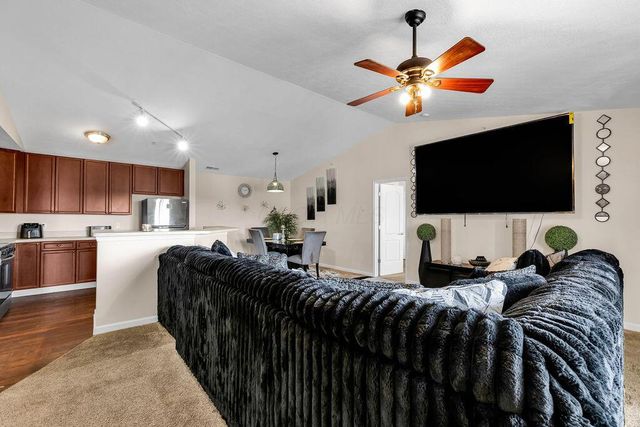 789 Hidden Springs Drive, Lewis Center, OH 43035