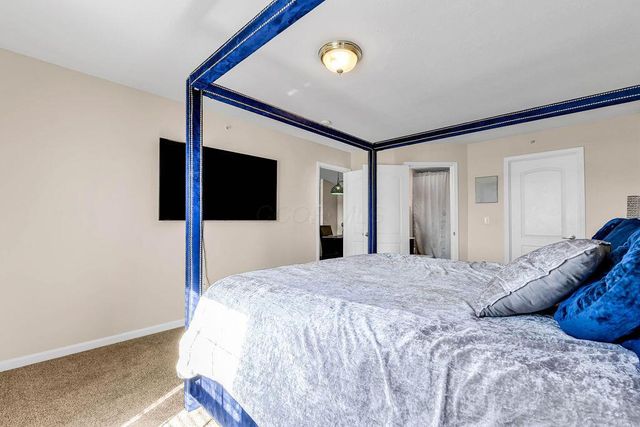 789 Hidden Springs Drive, Lewis Center, OH 43035