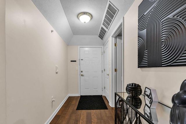 789 Hidden Springs Drive, Lewis Center, OH 43035