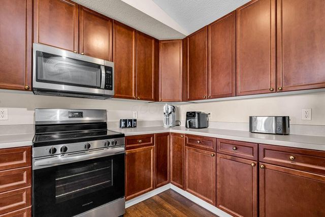 789 Hidden Springs Drive, Lewis Center, OH 43035