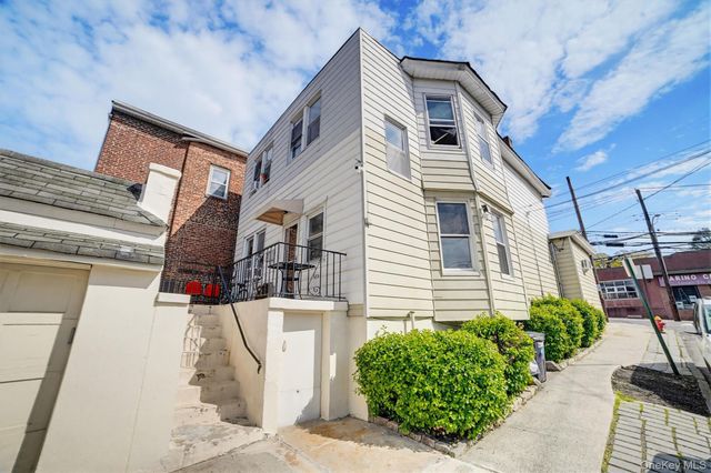 17 Lockwood Avenue, Yonkers, NY 10701