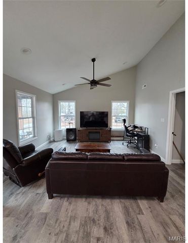 4873 Pebble Lane, Farmington, MO 63640