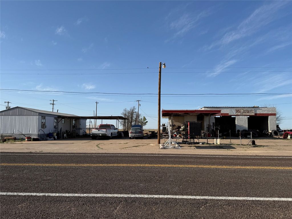 731 E G Street, Munday, TX 76371