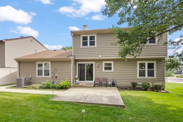 882 Aspen Drive, Lombard, IL 60148