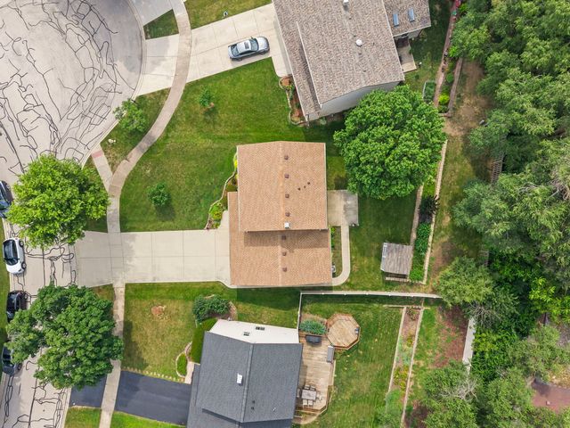 882 Aspen Drive, Lombard, IL 60148