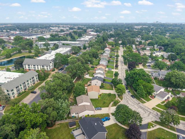 882 Aspen Drive, Lombard, IL 60148