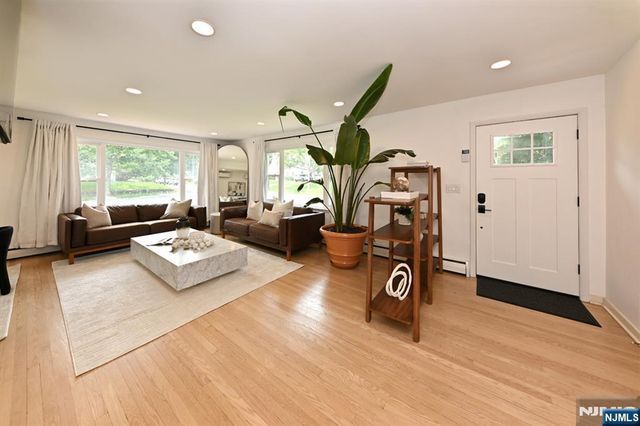 502 Ackerman Avenue, Ho-ho-kus, NJ 07423