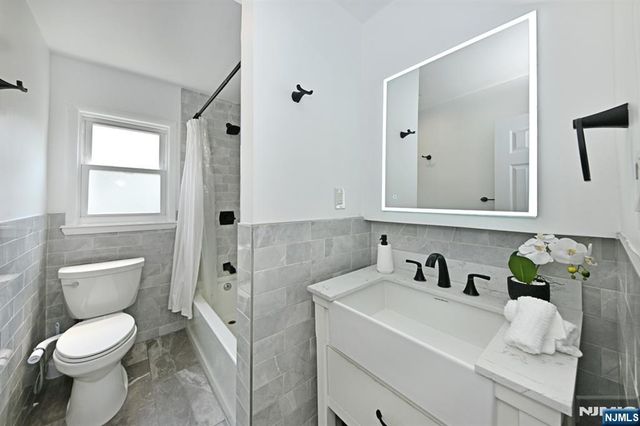 502 Ackerman Avenue, Ho-ho-kus, NJ 07423