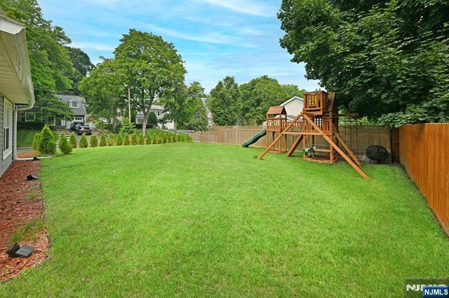 502 Ackerman Avenue, Ho-ho-kus, NJ 07423