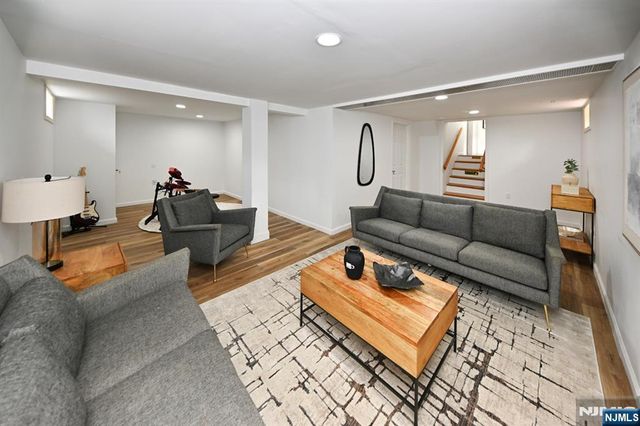 502 Ackerman Avenue, Ho-ho-kus, NJ 07423
