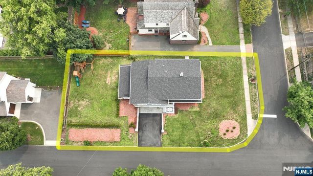 502 Ackerman Avenue, Ho-ho-kus, NJ 07423