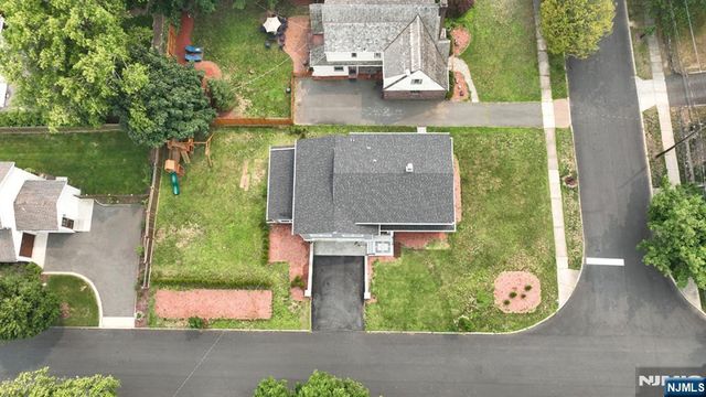 502 Ackerman Avenue, Ho-ho-kus, NJ 07423